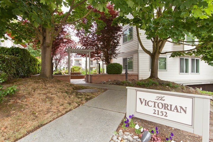 Property Photo:  2152 N 112th St 314  WA 98133 