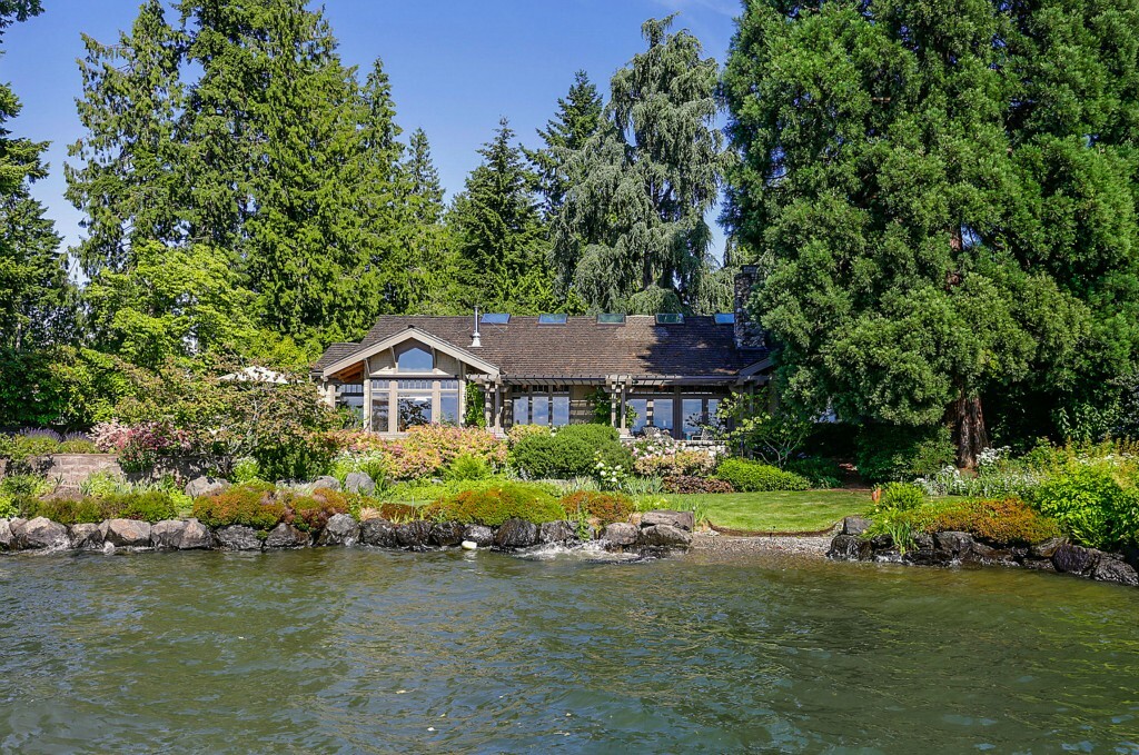 Property Photo:  4347 Hunts Point Rd  WA 98004 