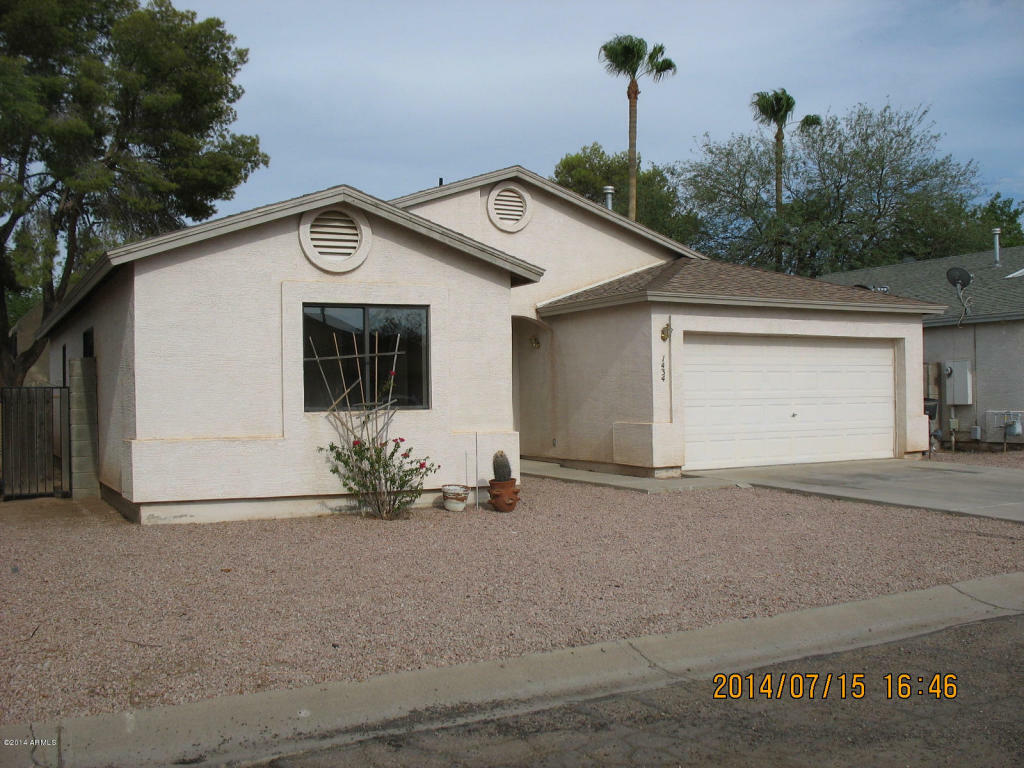 Property Photo:  1434 N Juniper Drive  AZ 85122 