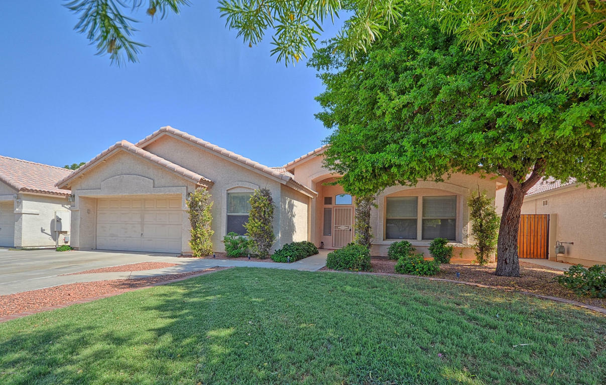 Property Photo: 4038 W Mohawk Lane AZ 85308