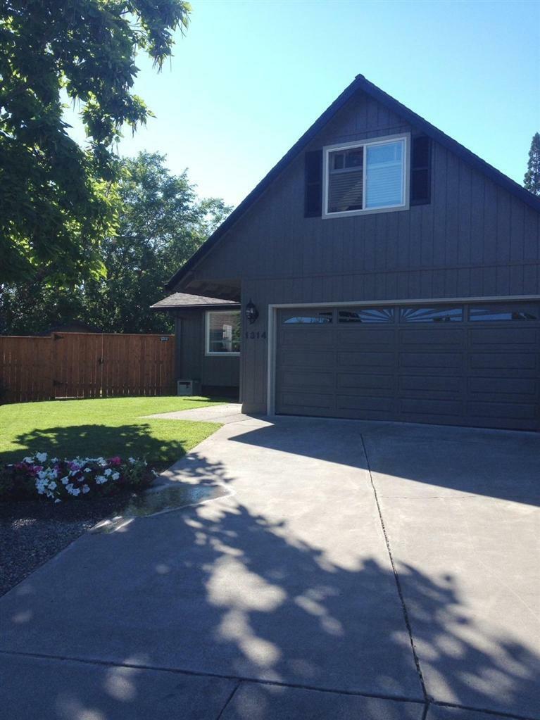 Property Photo: 1314 Magruder Court OR 97502