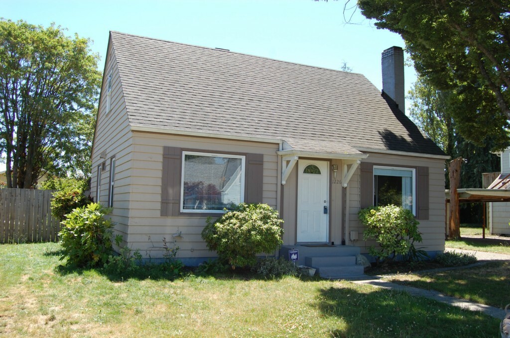 Property Photo:  1226 121st St S  WA 98444 