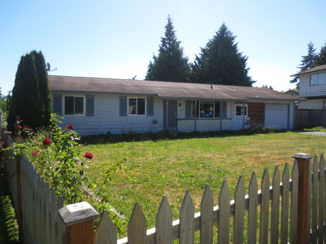 Property Photo: 6229 Bluff Place WA 98203