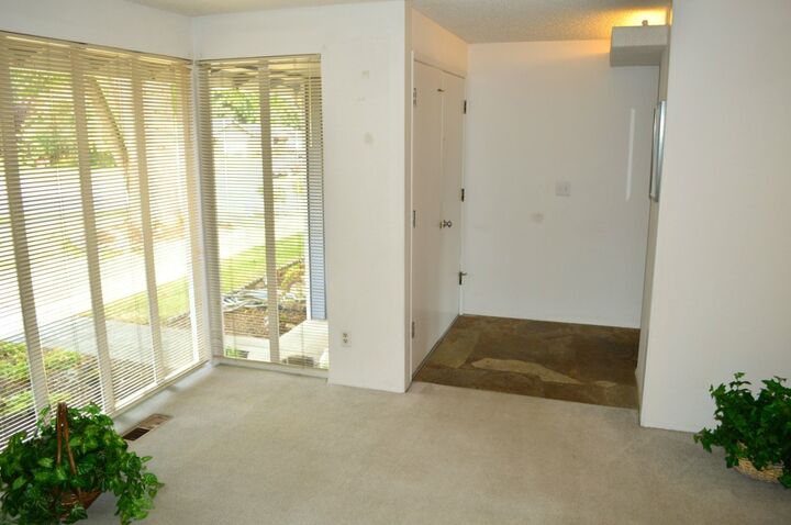 Property Photo: 1402 Elm St SE WA 98092