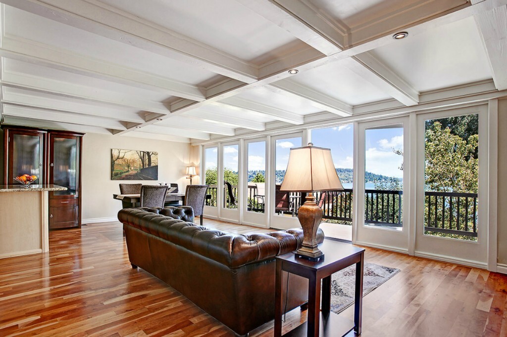 Property Photo:  10498 Dixon Dr S  WA 98178 