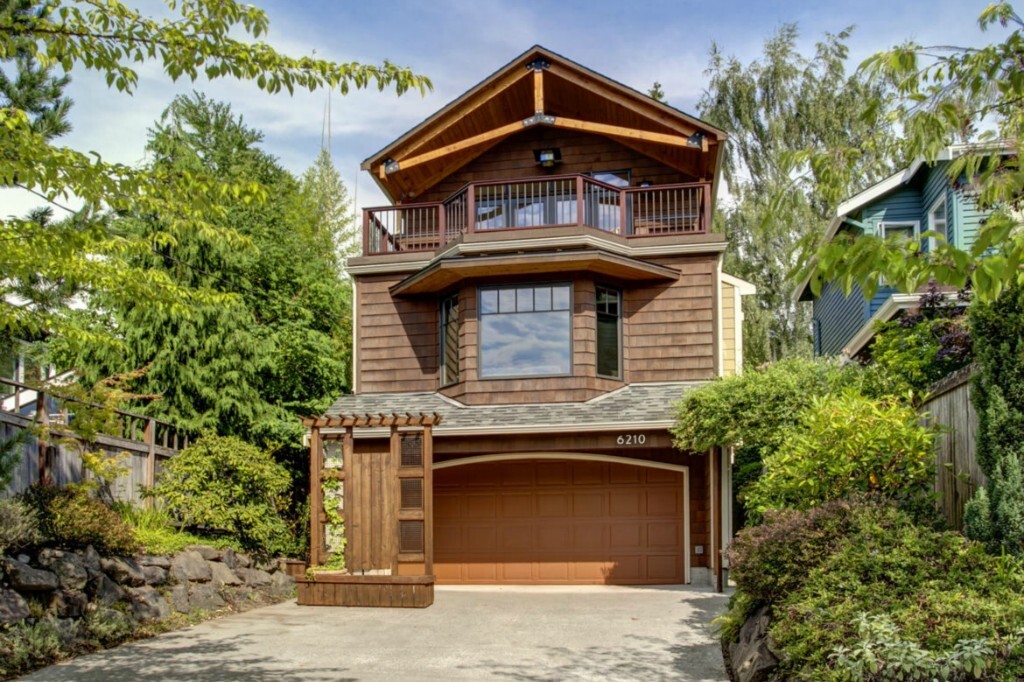 Property Photo: 6210 Ravenna Ave NE WA 98115