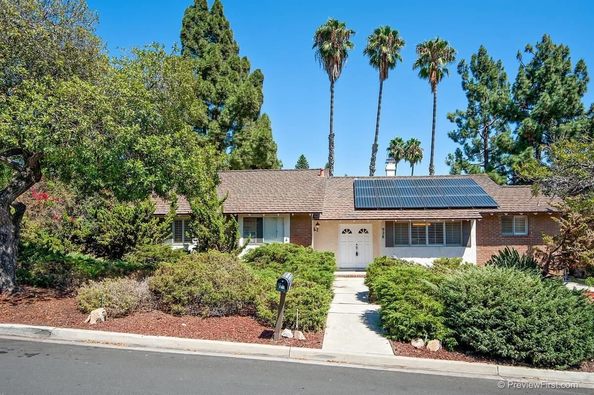 Property Photo:  928 Alta Vista Terrace  CA 92084 