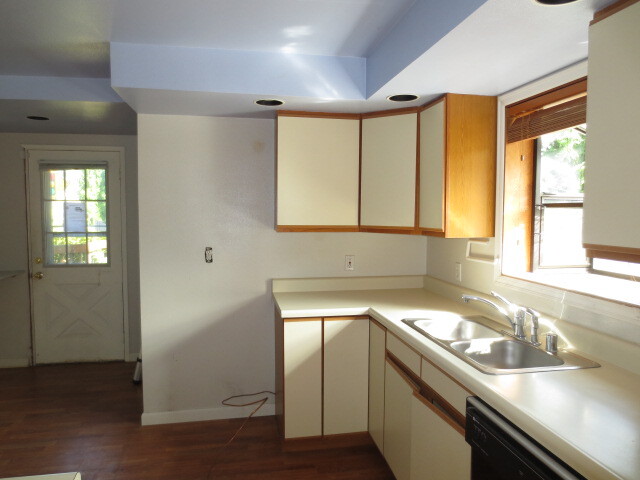 Property Photo: 7705 E Casino Rd WA 98203