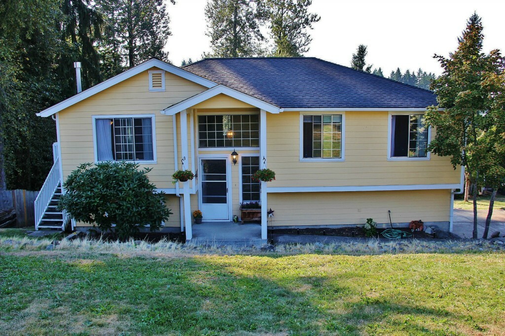 Property Photo:  19006 113th St Ct E  WA 98391 