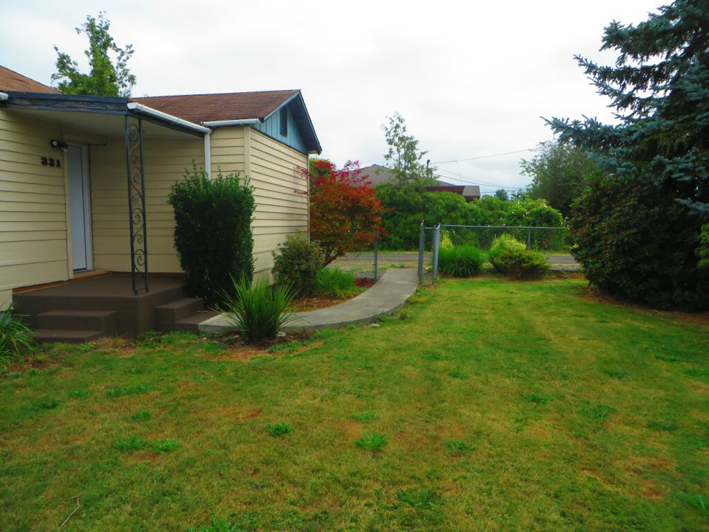 Property Photo:  331 5th Ave N  WA 98001 