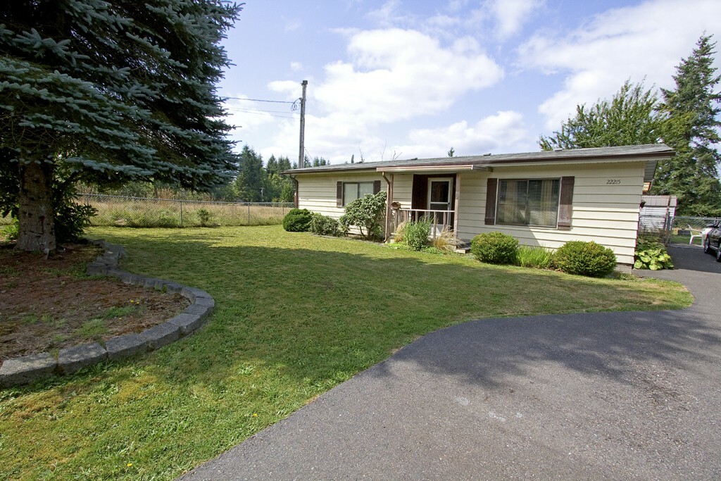 Property Photo:  22215 260th Ave SE  WA 98038 