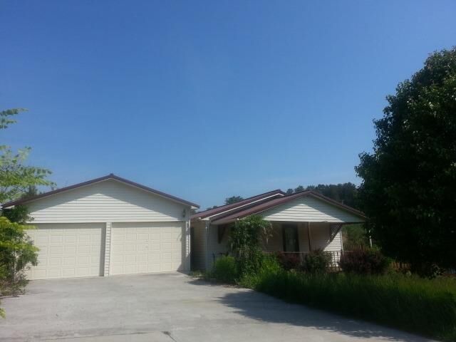 Property Photo: 3224 N Laurel Lake Road KY 40744