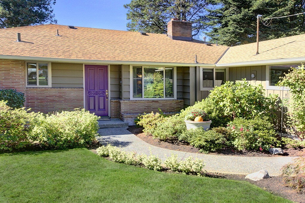 Property Photo:  11531 Bartlett Ave NE  WA 98125 