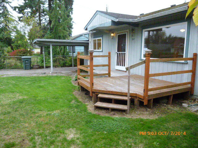 Property Photo:  812 Baird Ave  WA 98290 