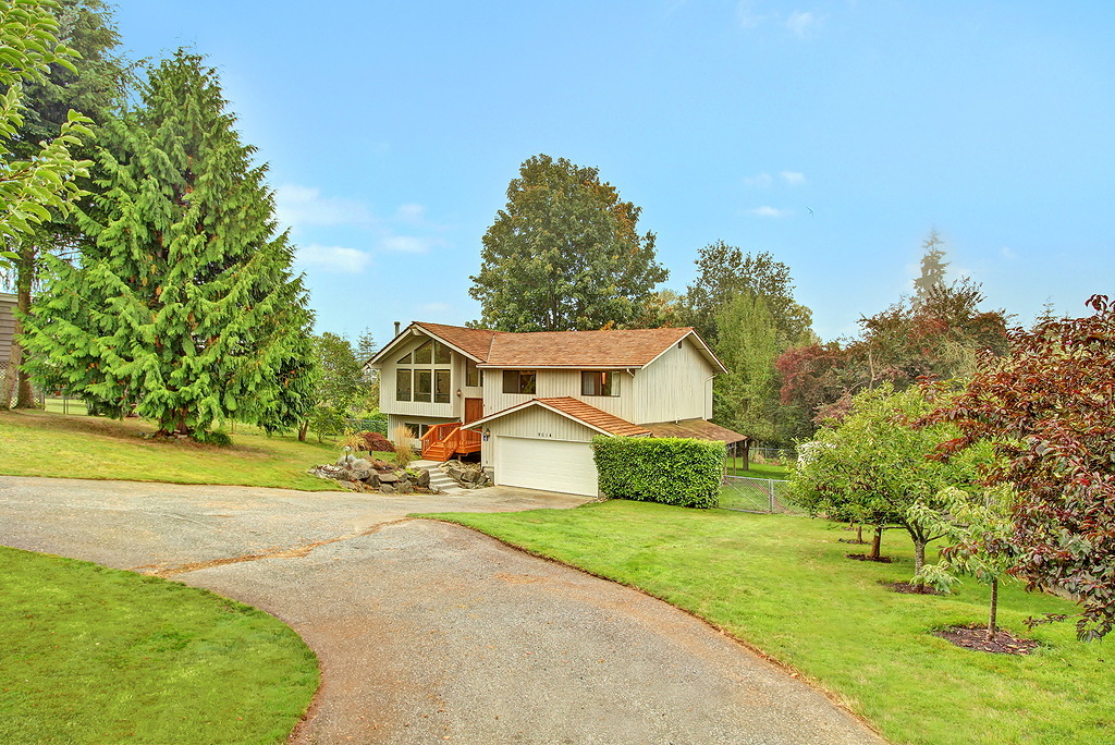 Property Photo: 9014 44th Ave W WA 98275