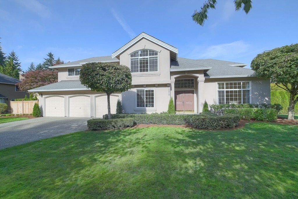 Property Photo: 12618 NE 65th St WA 98033