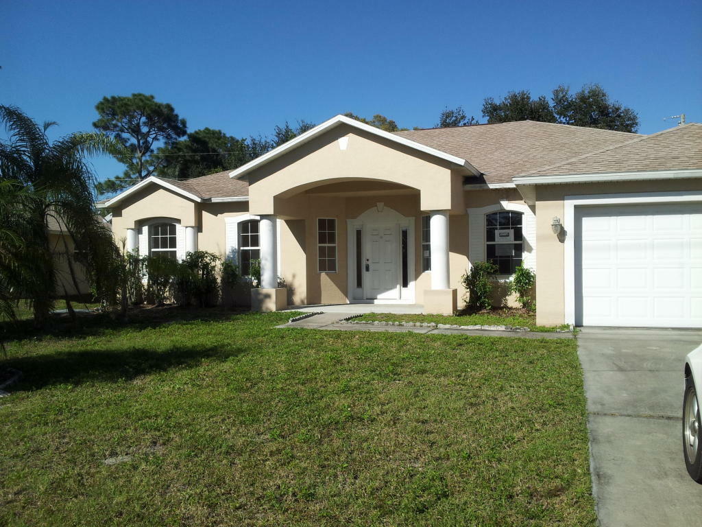 Property Photo:  509 SW Paar Drive  FL 34953 