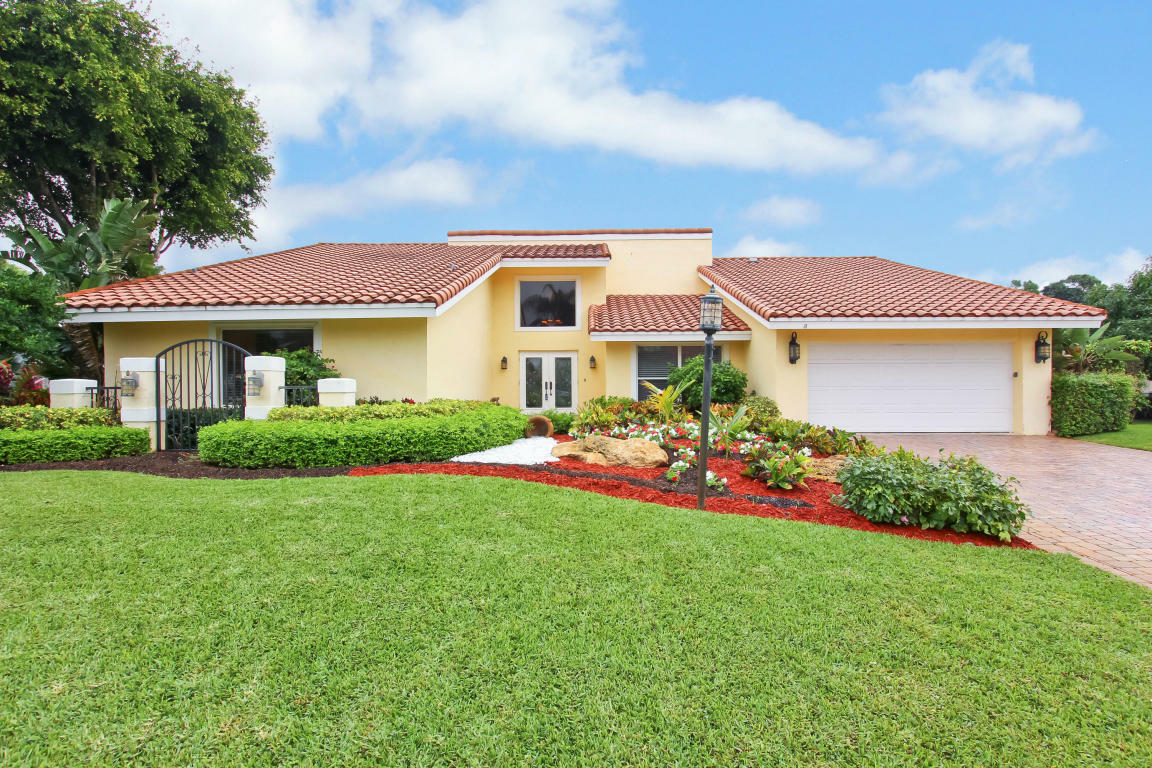 Property Photo:  4877 Pineview Circle  FL 33445 