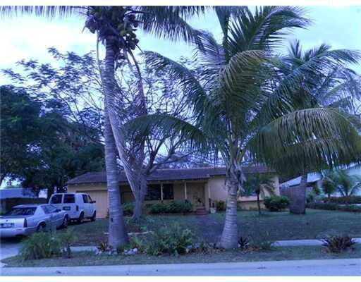 Property Photo:  611 NE 7th Avenue  FL 33435 
