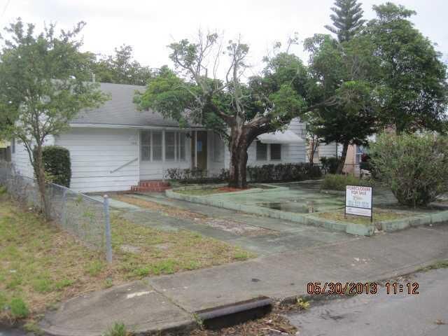 Property Photo:  702 S J Street  FL 33460 