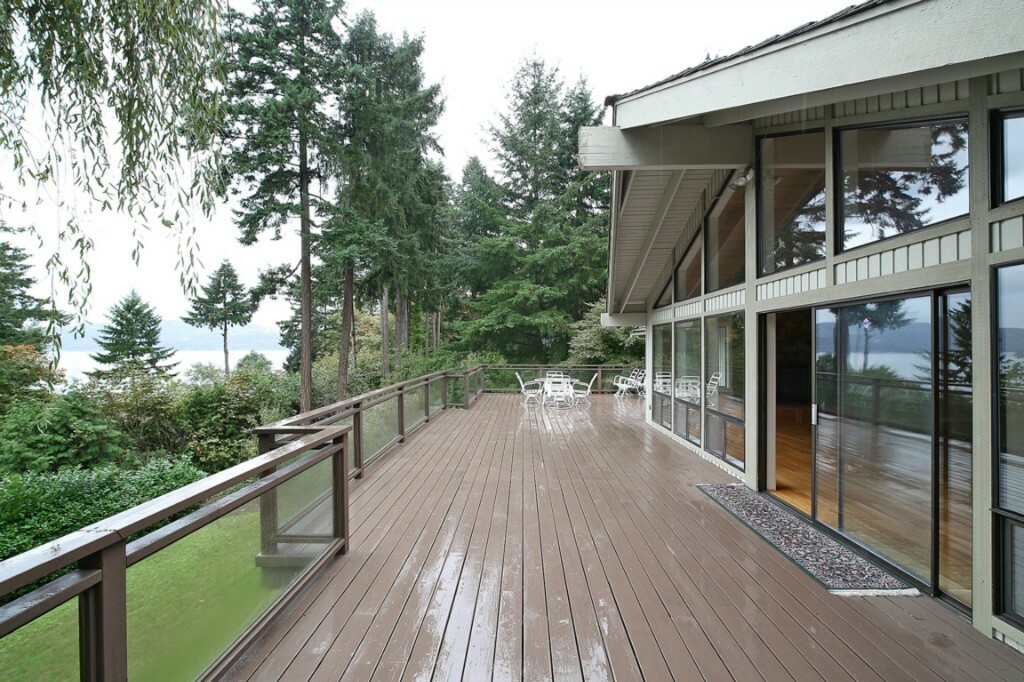 Property Photo:  18523 NE 15th Place  WA 98008 