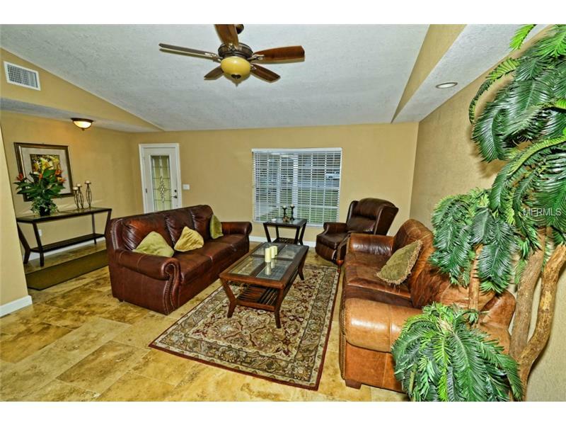 Property Photo:  2242 Groveglen Circle  FL 33812 