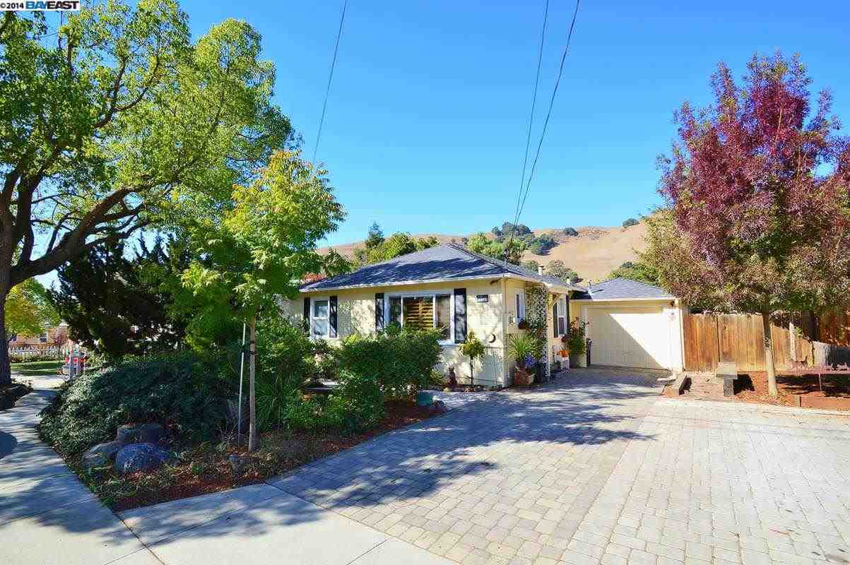 Property Photo:  38041 Canyon Heights Dr.  CA 94536 