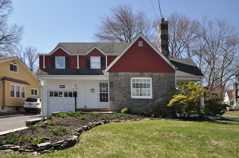 Property Photo:  107 Farragut Rd  NJ 07062 