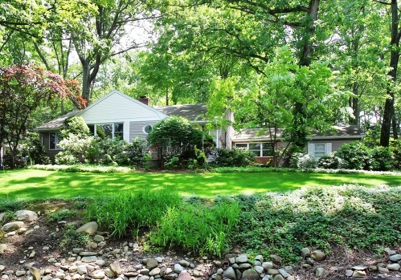 Property Photo:  111 Norman Dr  NJ 07446 