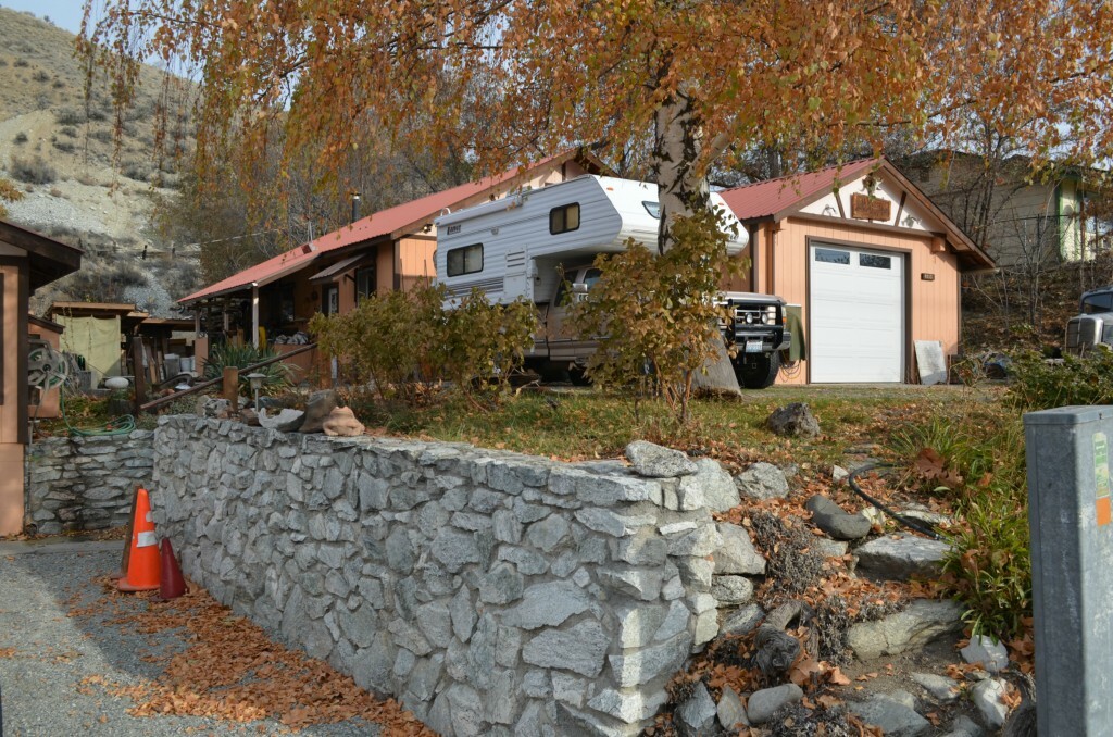 Property Photo: 305 E Gibson Ave WA 98816