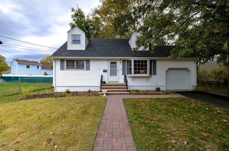 Property Photo:  226 Sutton Pl  NJ 07646 