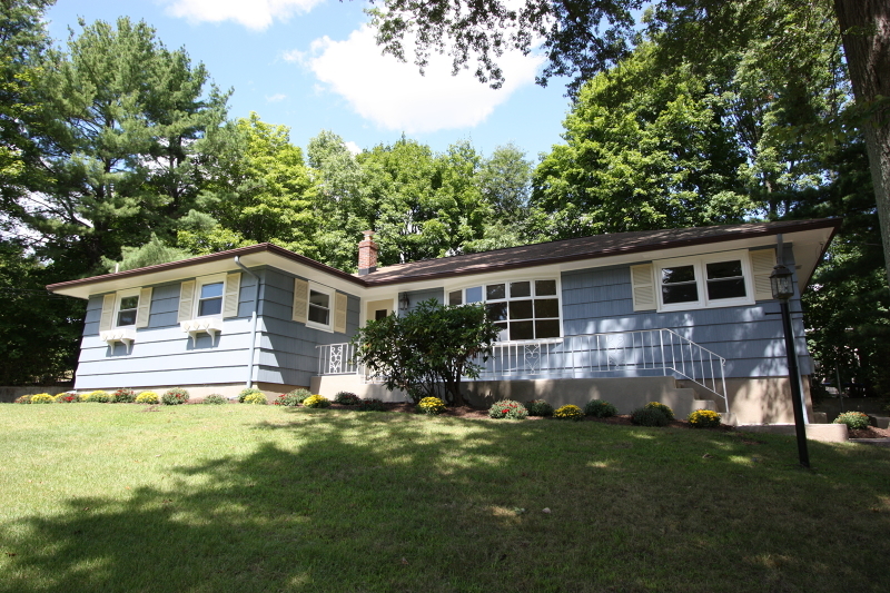 Property Photo:  5 Birchwood Ter  NJ 07005 