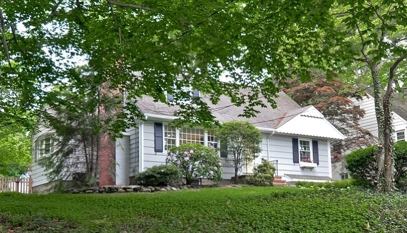 Property Photo: 196 W Glen Ave NJ 07450