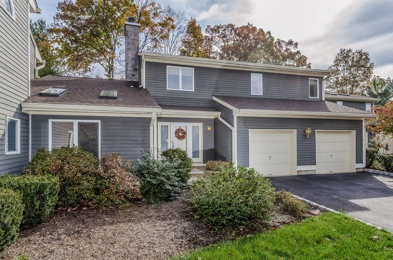 Property Photo:  5 Lajolla Ln  NJ 08801 