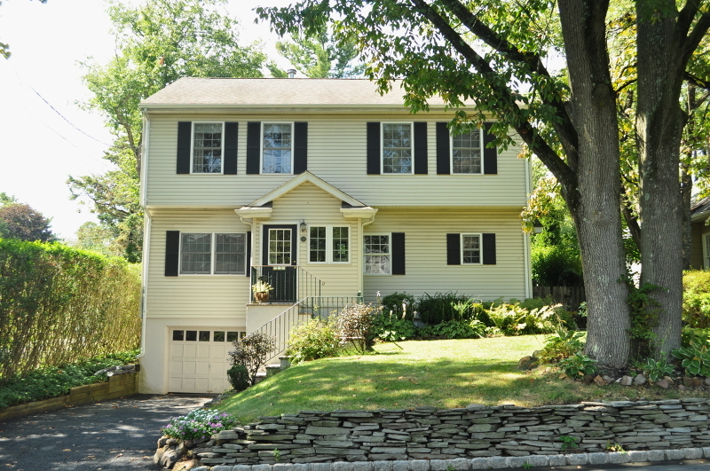 Property Photo:  135 Pine Grove Ave  NJ 07901 