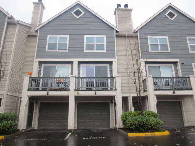 Property Photo: 3116 164th St SW 1408 WA 98087