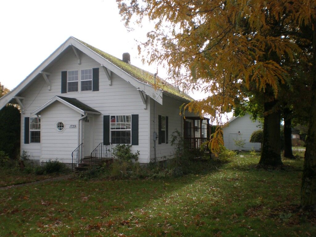 Property Photo:  1729 Front St  WA 98264 