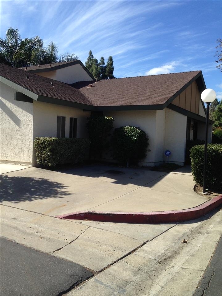 Property Photo: 507 Smoketree Glen CA 92026