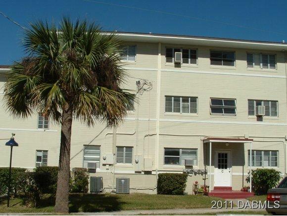 Property Photo: 500 S Beach Street FL 32114