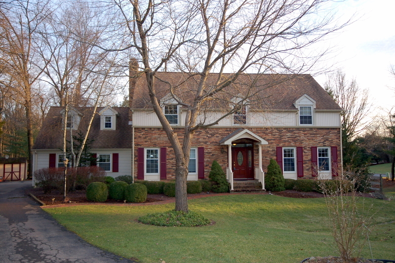 Property Photo:  2 Buckingham Ct  NJ 08801 