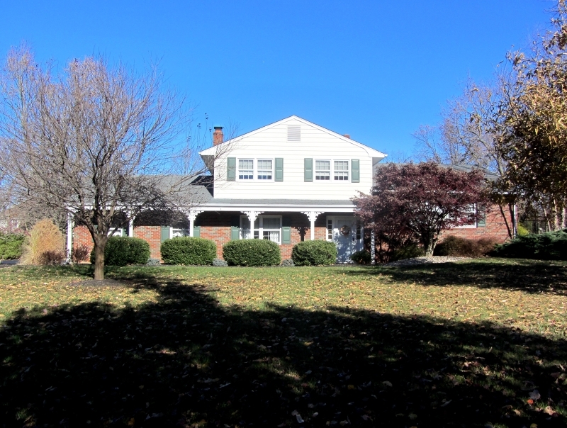 Property Photo:  16 Catskill Ct  NJ 08502 