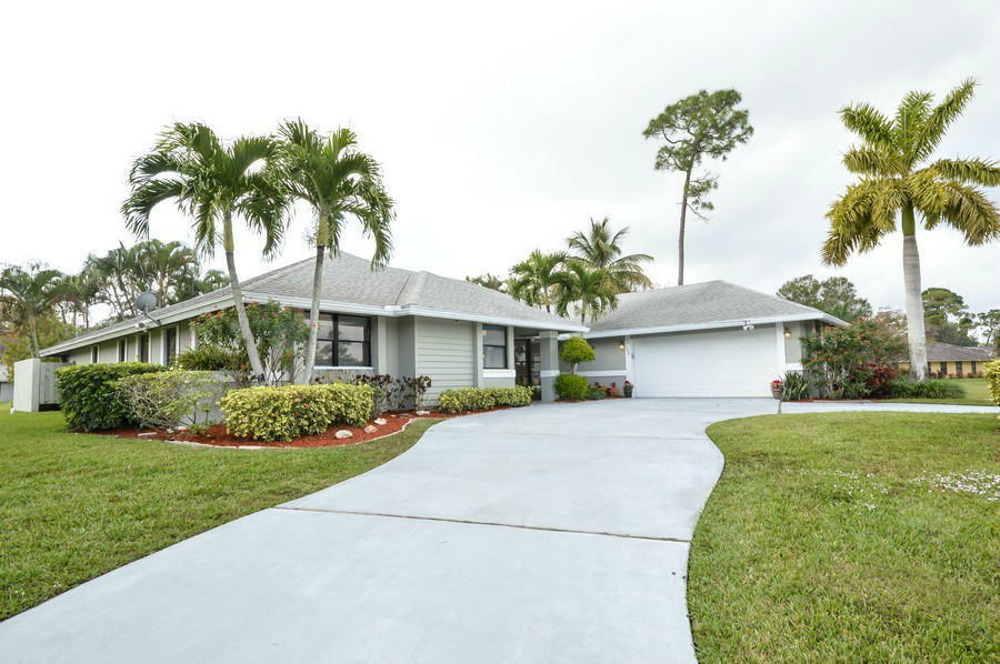 Property Photo: 1395 Wood Row Way FL 33414