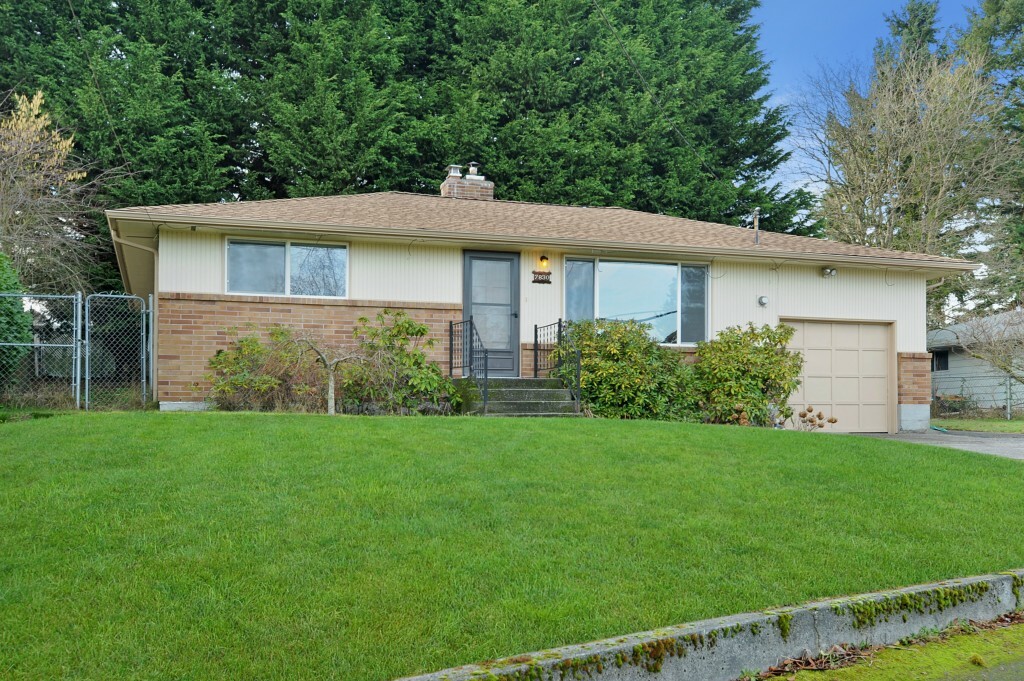 Property Photo:  7830 Upper Ridge Rd  WA 98203 