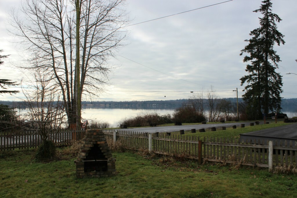 Property Photo:  1264 Runge Ave  WA 98230 