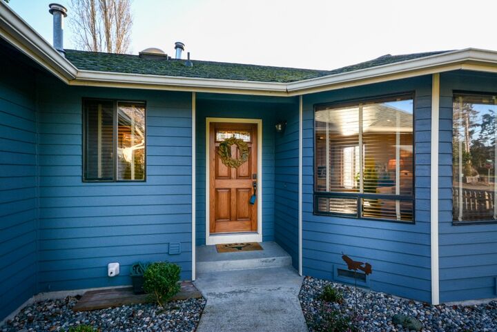 Property Photo:  1353 NW 5th Ave  WA 98277 