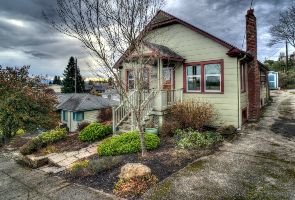 Property Photo:  1915 S Stevens St  WA 98144 