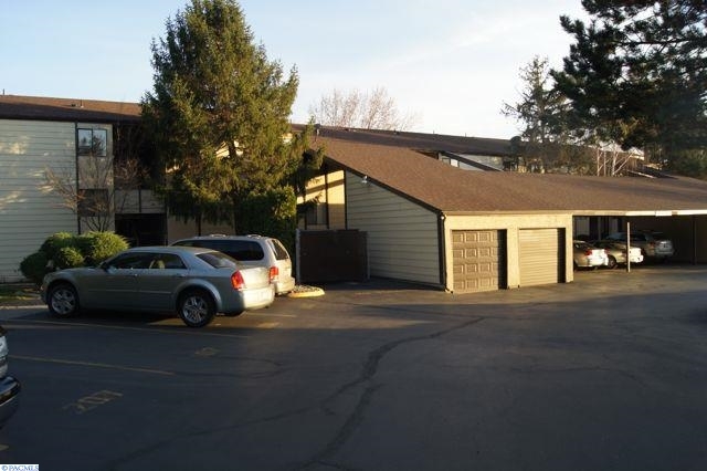 Property Photo:  303 Gage Blvd.  WA 99352 