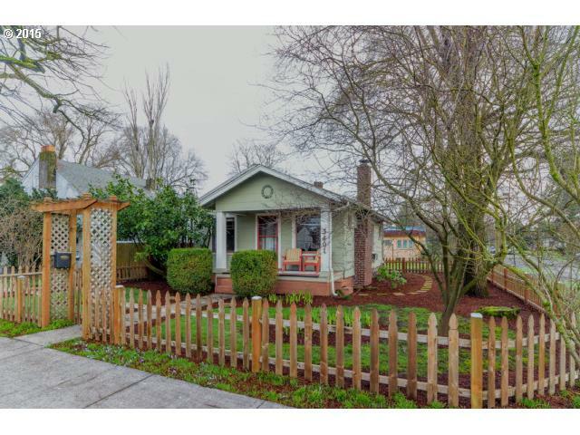 Property Photo: 3401 H St WA 98663