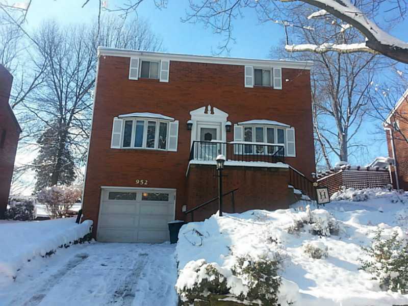 Property Photo:  952 Country Club Dr.  PA 15228 