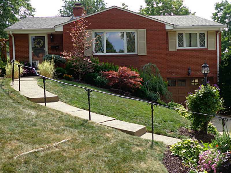 Property Photo:  909 Parkview Drive  PA 15243 